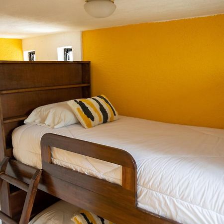 Hotel La Villa Serena Антигуа-Гватемала Номер фото