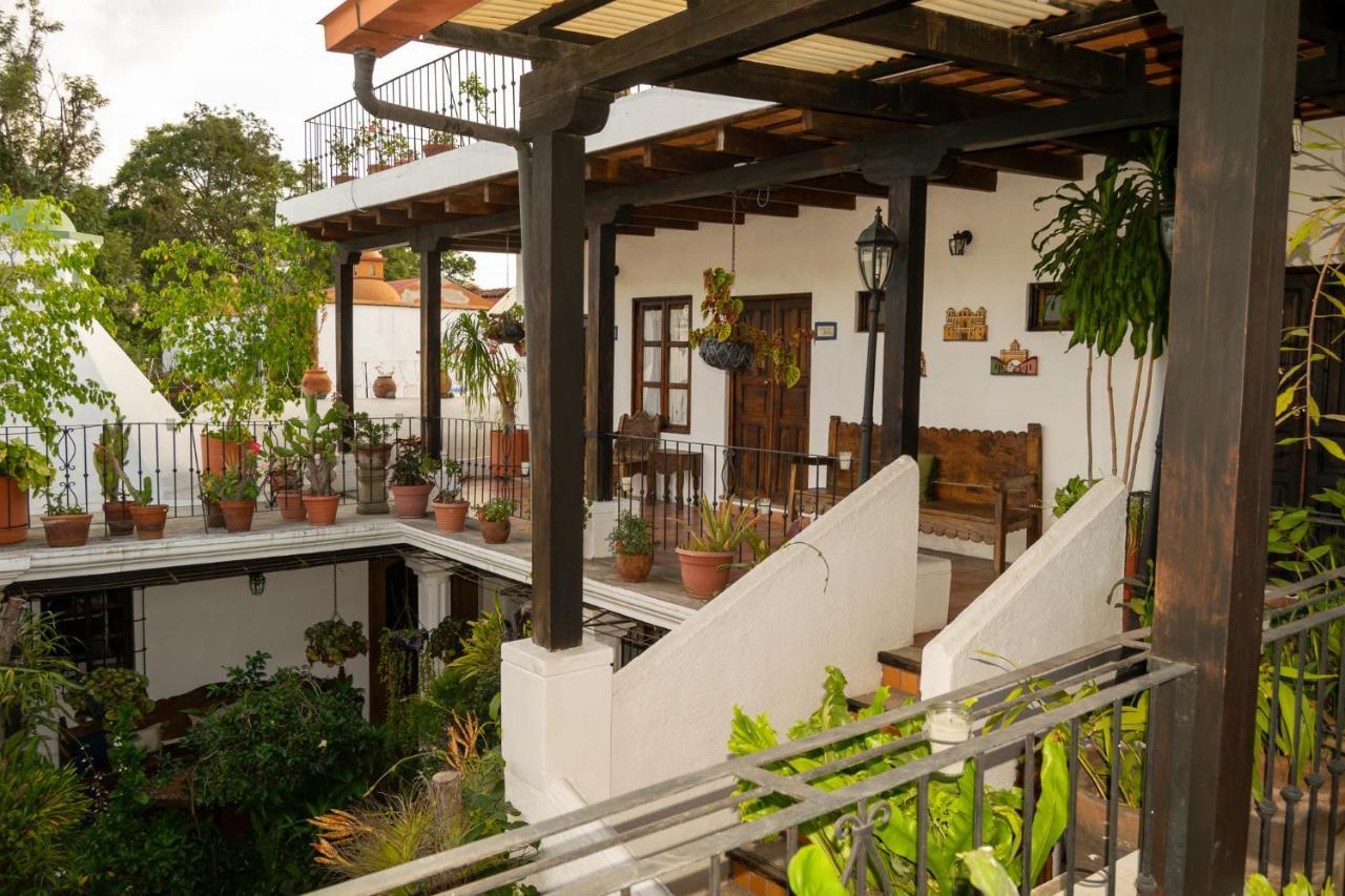 Hotel La Villa Serena Антигуа-Гватемала Экстерьер фото