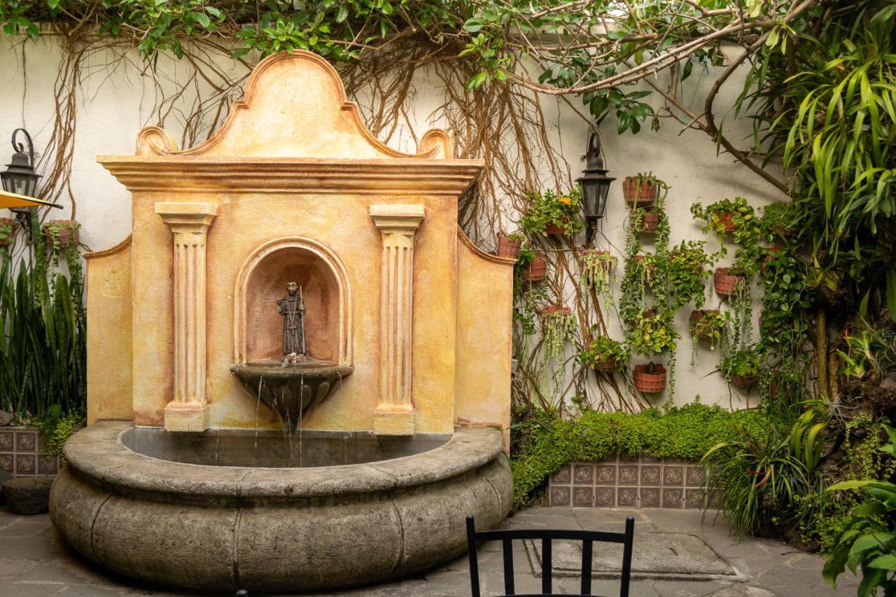Hotel La Villa Serena Антигуа-Гватемала Экстерьер фото